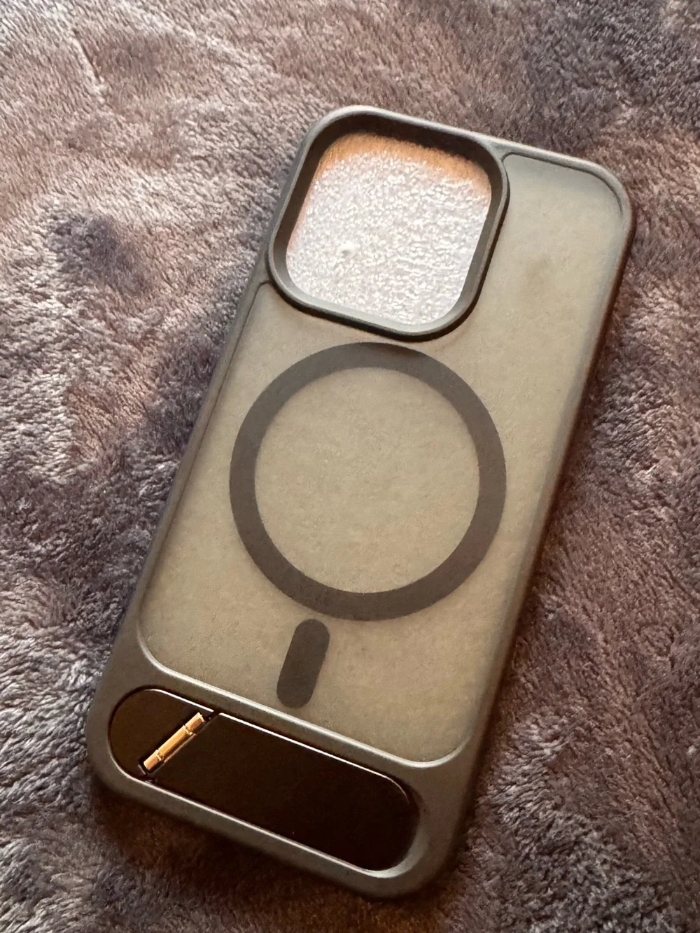 15pro iPhone case w kickstand